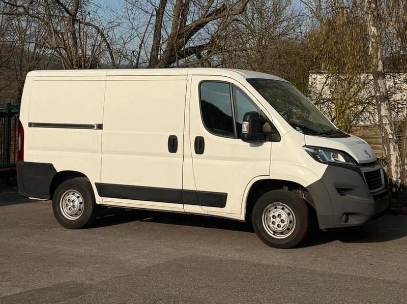 Gebraucht Peugeot Boxer 81 PS (59 kW) 2015 Weiß Van