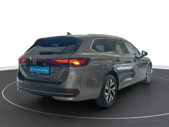 Gebraucht VW Passat Business 150 PS (110 kW) 2024 Grau Kombi