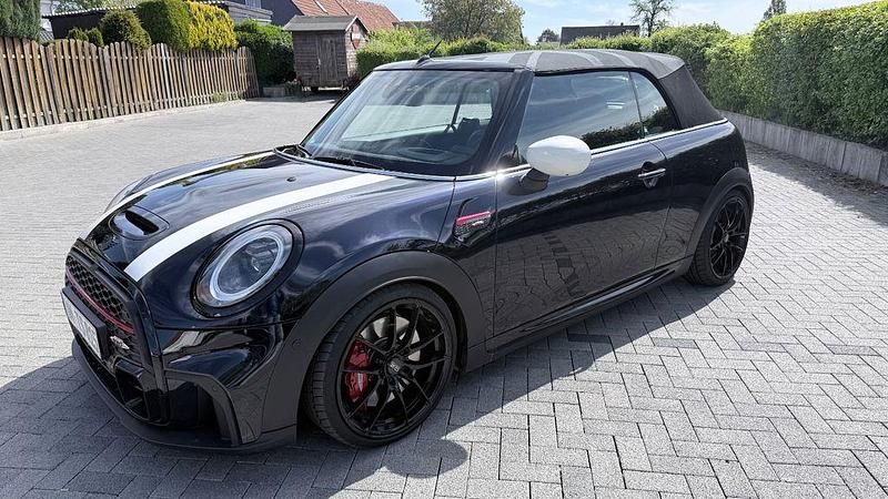 Używany Mini John Cooper Works 231 KM (169 kW) 2023 Niebieski Hatchback