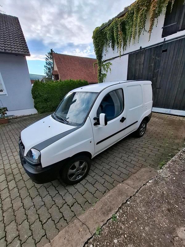 Weiß Gebraucht 2005 Fiat Doblò Van / Kleinbus | 3.150 € (Fairer Preis) - Bild 1/4