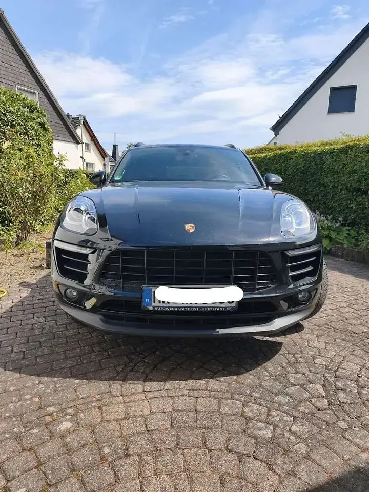Gebraucht Porsche Macan 252 PS (185 kW) 2018 Schwarz SUV