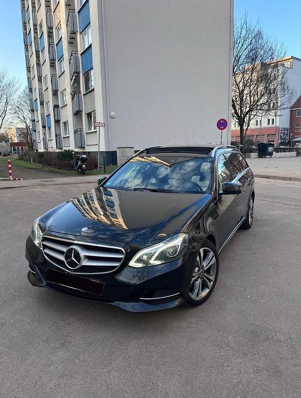 Gebraucht Mercedes E350 258 PS (189 kW) 2014 Schwarz Kombi