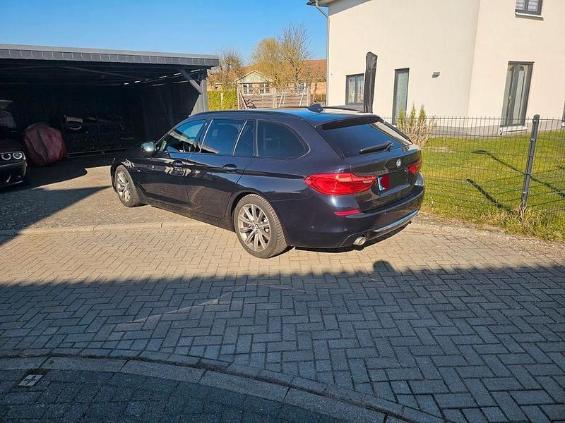Gebraucht BMW 520 Performance 190 PS (139 kW) 2018 Blau Kombi
