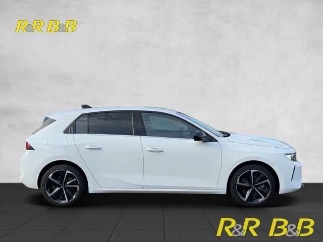 Gebraucht Opel Astra Elegance 181 PS (133 kW) 2022 Jade weiss/arktis weiss Limousine