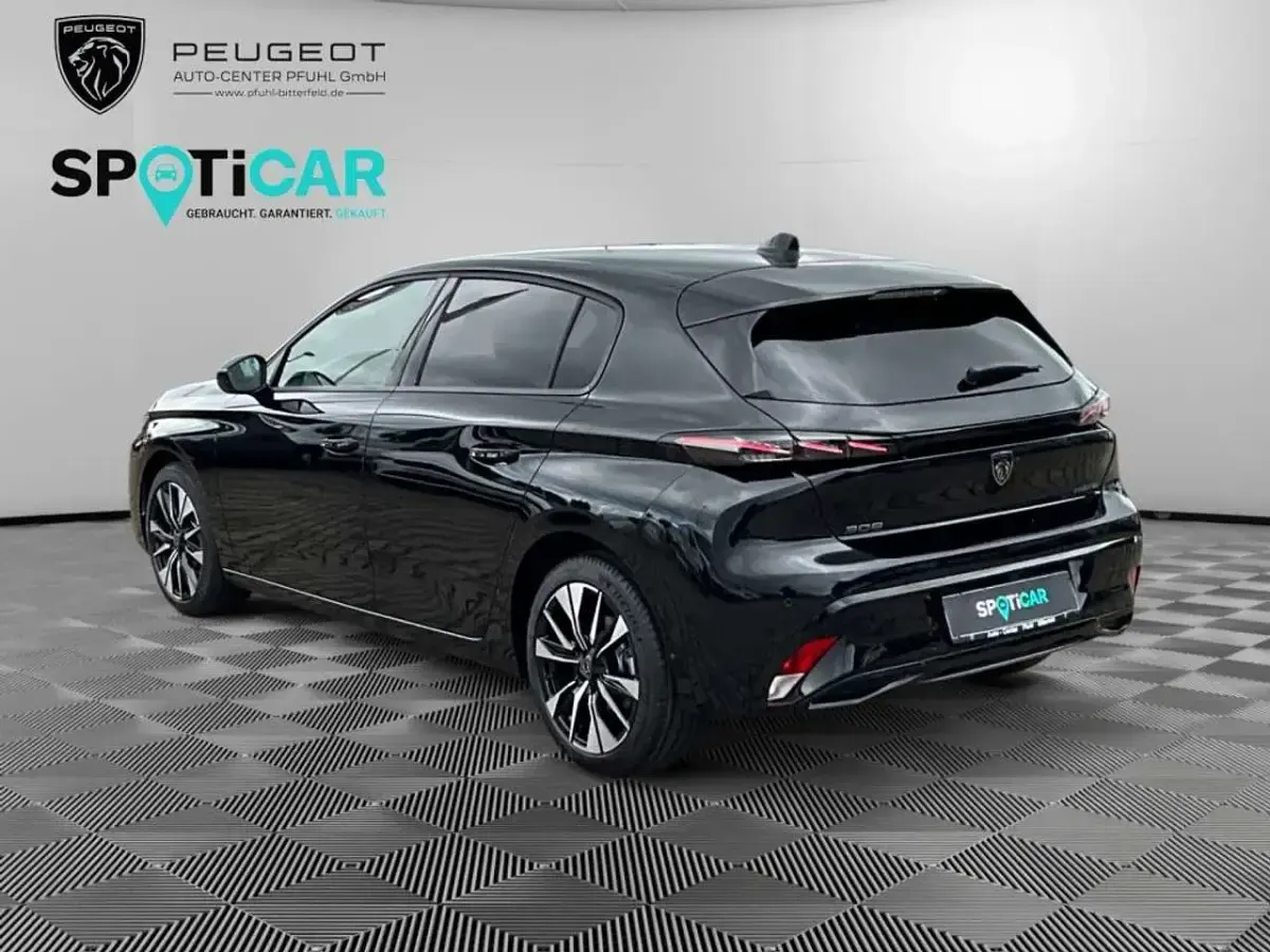 Neu Peugeot 308 Allure 136 PS (100 kW) 2026 Schwarz Limousine
