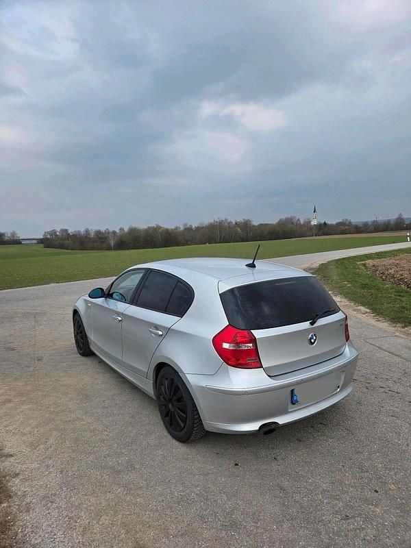 Gebraucht BMW 118 143 PS (105 kW) 2007 Silber Kleinwagen