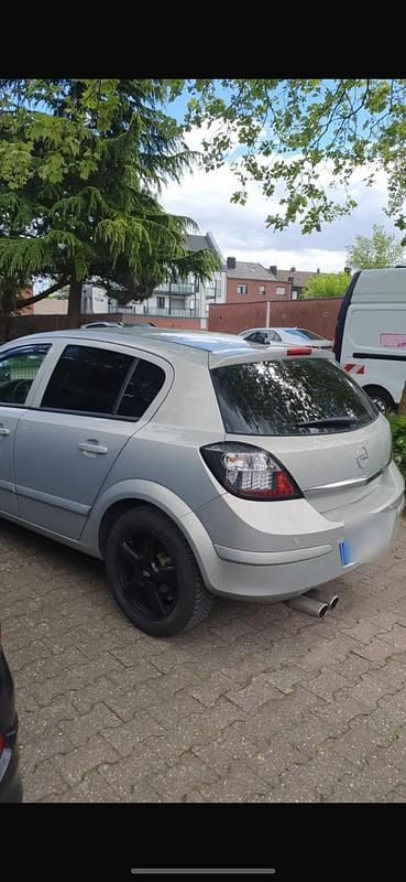 Silber Gebraucht 2007 Opel Astra Limousine | 1.299 € (Superpreis) - Bild 1/4