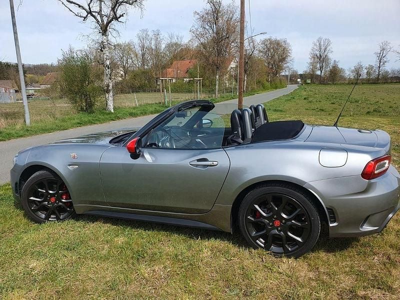Gebraucht Abarth 124 Spider 170 PS (125 kW) 2017 Silber Cabrio