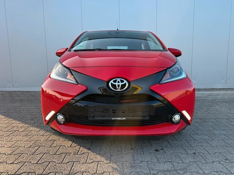 Rot Gebraucht 2016 Toyota Aygo Edition-S Kleinwagen | 9.890 € (Guter Preis) - Bild 1/4
