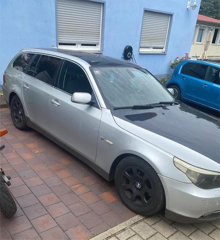 Silber Gebraucht 2004 BMW 525 Kombi | 2.000 € (Guter Preis) - Bild 1/4