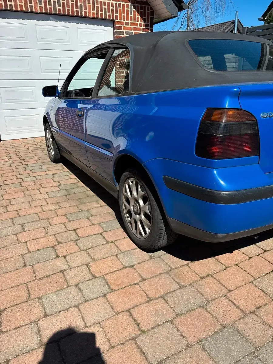 Gebraucht VW Golf 75 PS (55 kW) 2001 Blau Cabrio