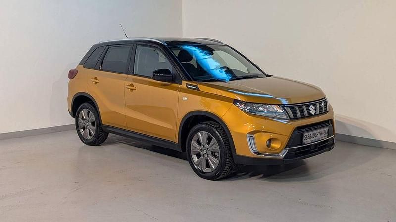 Gelb Gebraucht 2023 Suzuki Vitara Comfort SUV | 19.990 € (Fairer Preis) - Bild 1/4