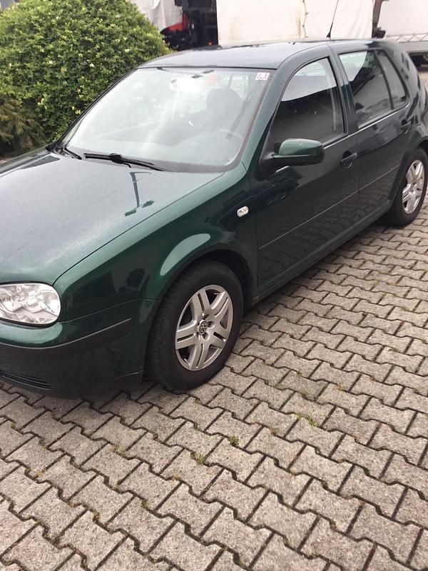 Grün Gebraucht 2000 VW Golf IV Kleinwagen | 2.300 € (Fairer Preis) - Bild 1/4