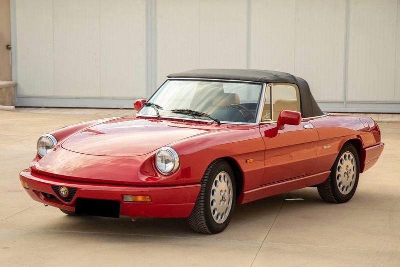 Rot Gebraucht 1990 Alfa Romeo Spider Cabrio | 12.999 € - Bild 1/4