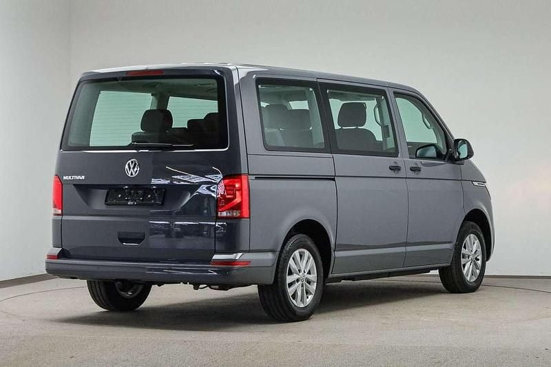 Gebraucht VW Multivan Trendline 150 PS (110 kW) 2021 Pure grey Van / Kleinbus