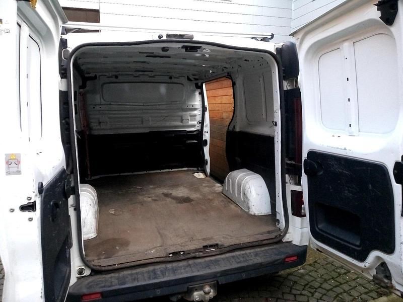 Gebraucht Opel Vivaro 120 PS (88 kW) 2017 Weiß Van / Kleinbus