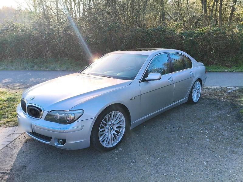 Gebraucht BMW 730 258 PS (189 kW) 2005 Silber Limousine