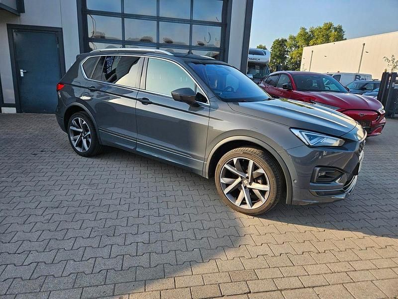 Grau Gebraucht 2022 Seat Tarraco FR SUV | 32.690 € (Fairer Preis) - Bild 1/4