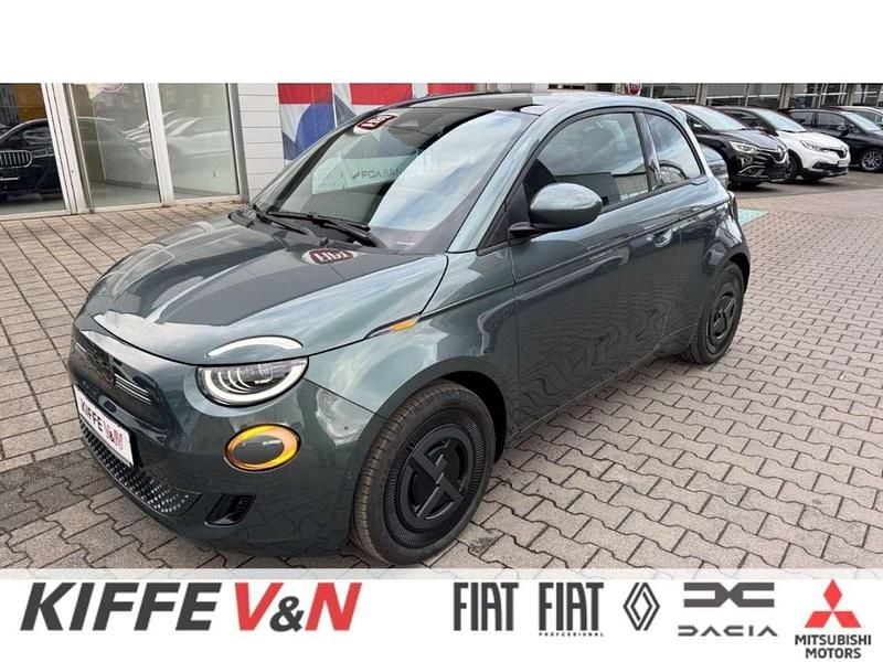 Glossy green Neu 2025 Fiat 500e Kleinwagen | 38.999 € - Bild 1/4