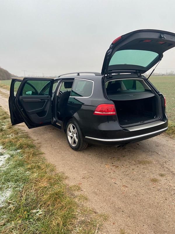 Gebraucht VW Passat 140 PS (102 kW) 2012 Schwarz Kombi