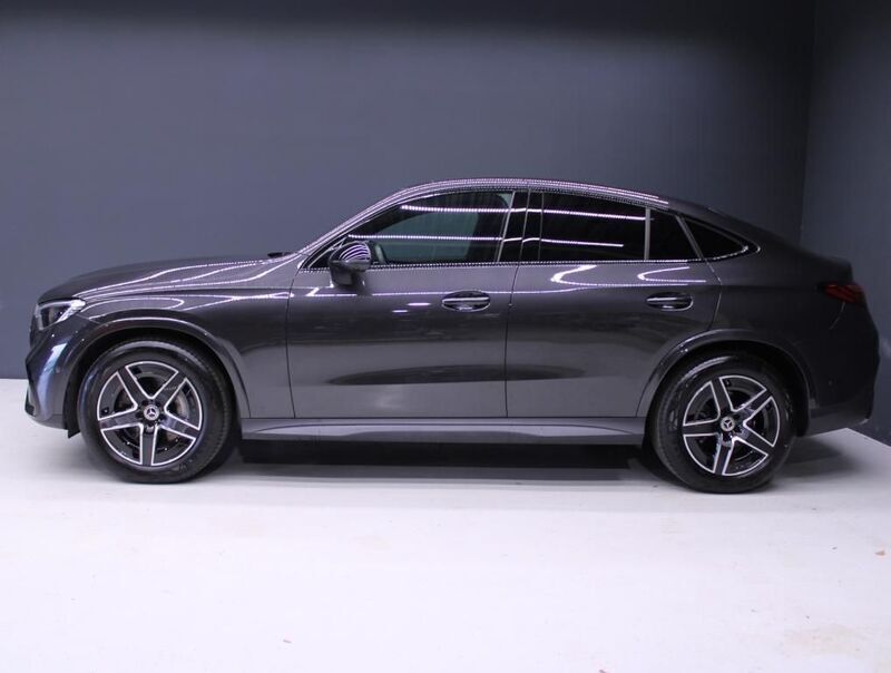 Gebraucht Mercedes GLC300 AMG 258 PS (189 kW) 2023 Metalliclack graphitgrau Coupé