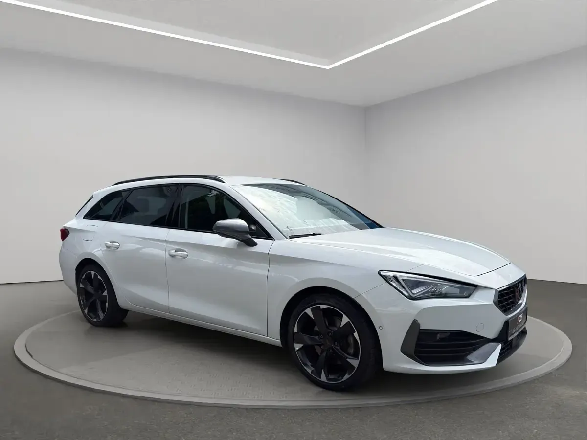Gebraucht Cupra Leon 150 PS (110 kW) 2023 Candy weiss Kombi