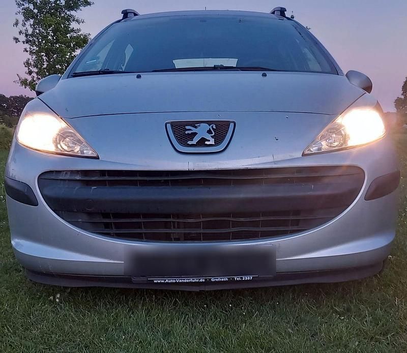 Silber Gebraucht 2007 Peugeot 207 Kombi | 1.300 € (Guter Preis) - Bild 1/4