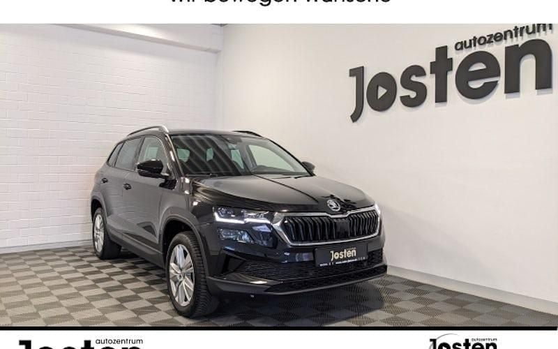Schwarz Gebraucht 2024 Skoda Karoq Selection SUV | 29.590 € (Superpreis) - Bild 1/4