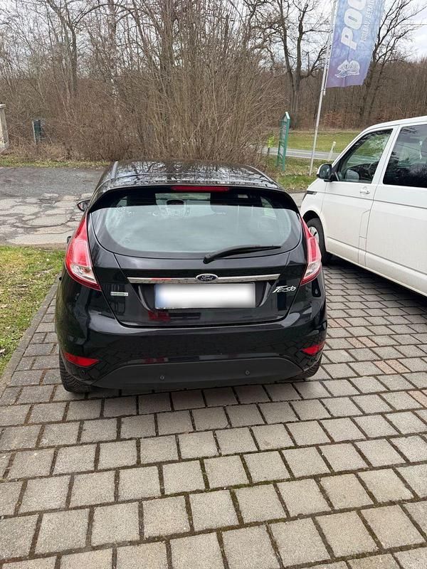 Gebraucht Ford Fiesta Titanium 101 PS (74 kW) 2013 Schwarz Kleinwagen