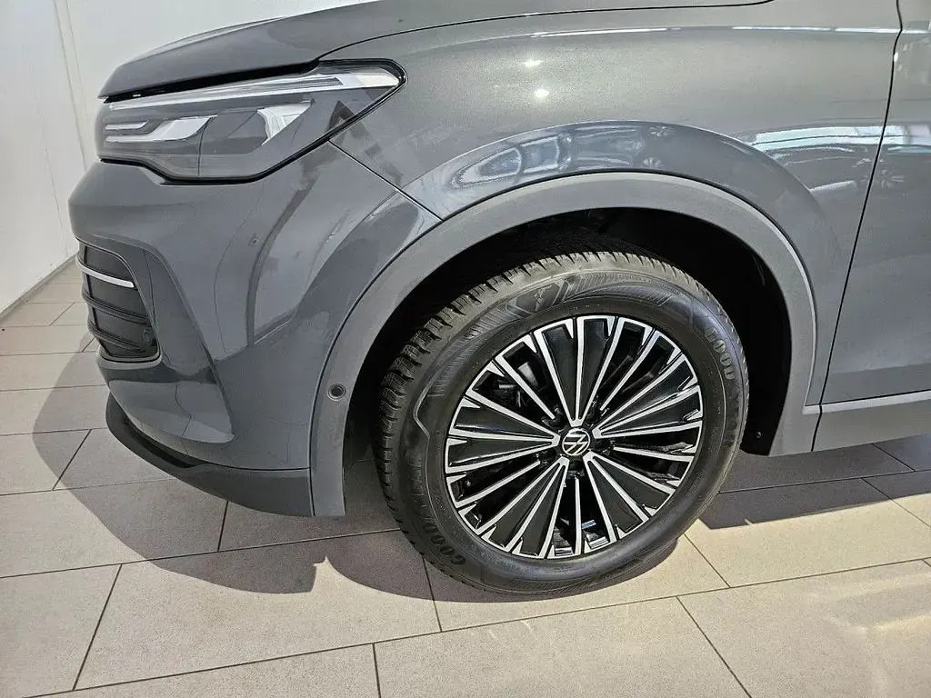 Gebraucht VW Tiguan Goal 150 PS (110 kW) 2025 Grau SUV