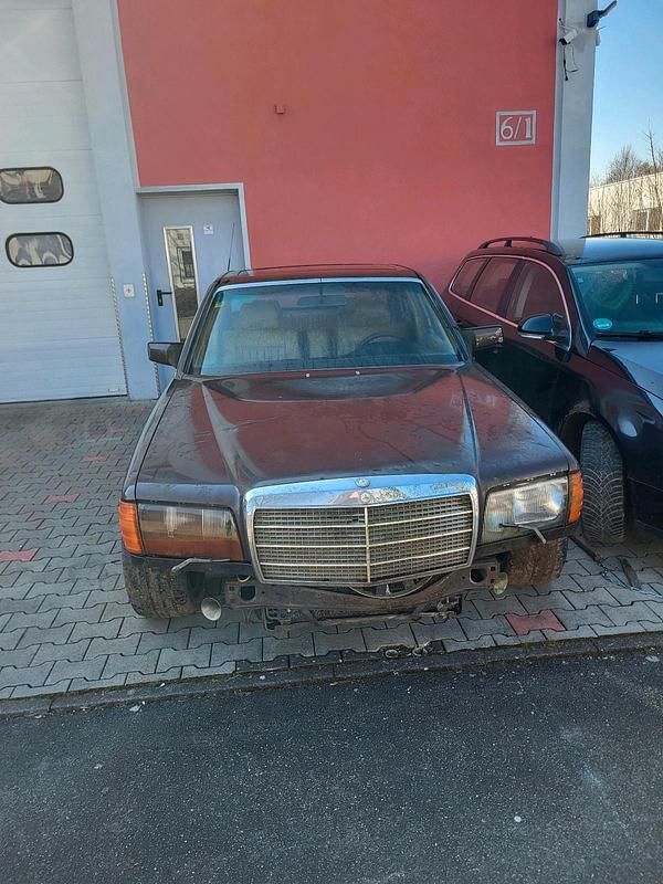 Gebraucht Mercedes E500 276 PS (202 kW) 1987 Violet Limousine