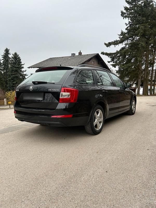 Gebraucht Skoda Octavia 150 PS (110 kW) 2014 Schwarz Kleinwagen