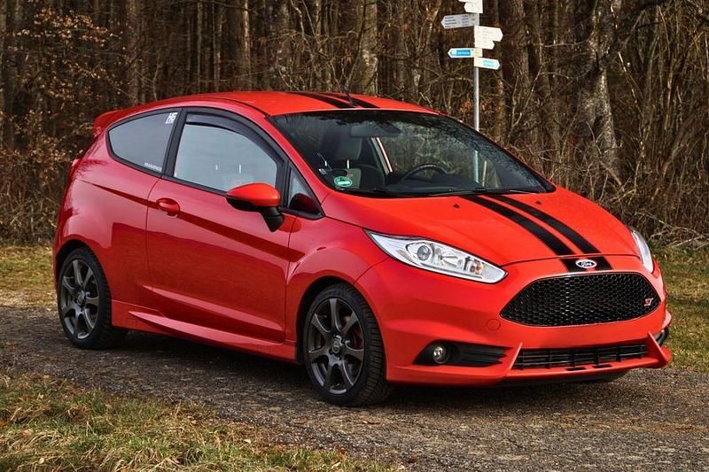 Gebraucht Ford Fiesta ST 182 PS (133 kW) 2015 Rot Kleinwagen