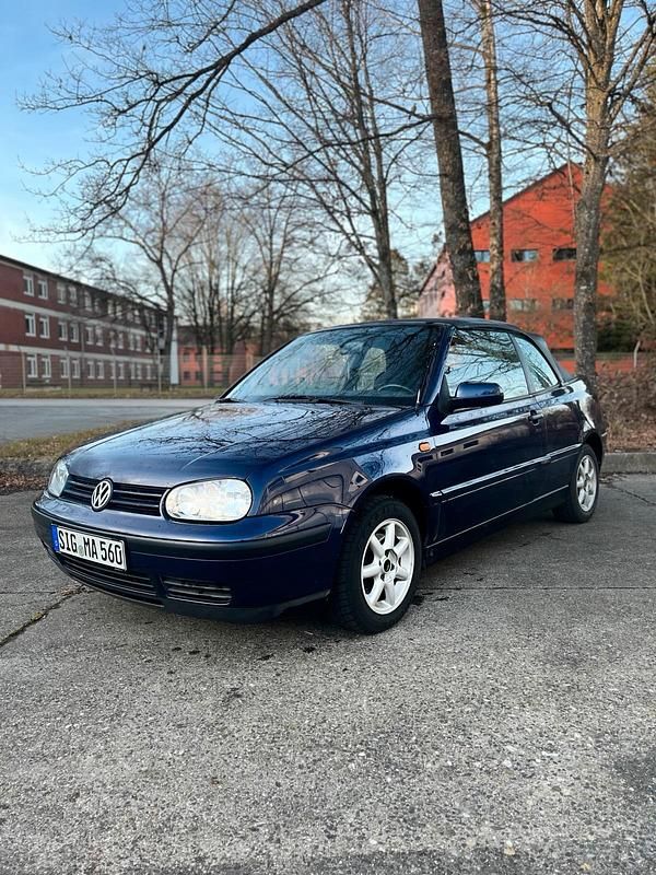 Blau Gebraucht 2002 VW Golf Cabriolet Cabrio | 1.350 € - Bild 1/4