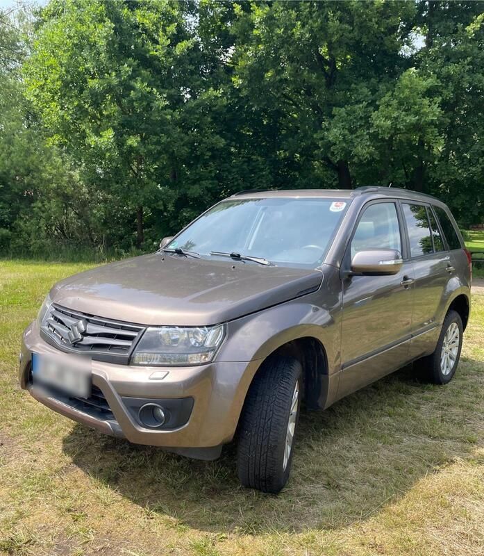 Braun Gebraucht 2014 Suzuki Grand Vitara SUV | 9.800 € (Fairer Preis) - Bild 1/4
