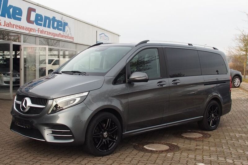 Grau Gebraucht 2019 Mercedes V300 AMG Van / Kleinbus | 47.900 € (Guter Preis) - Bild 1/4