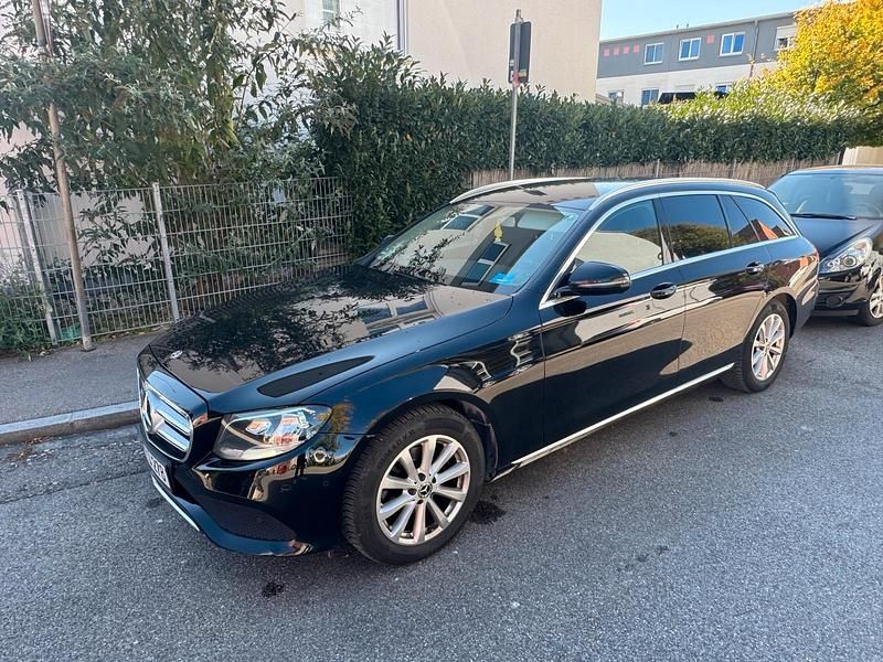 Gebraucht Mercedes E200 150 PS (110 kW) 2017 Schwarz Kombi