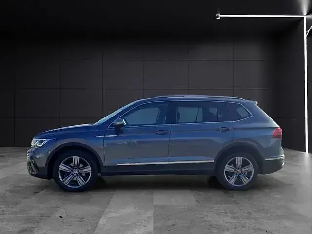 Gebraucht VW Tiguan Elegance 150 PS (110 kW) 2021 Platinum grey metallicplatinum grey metallic SUV