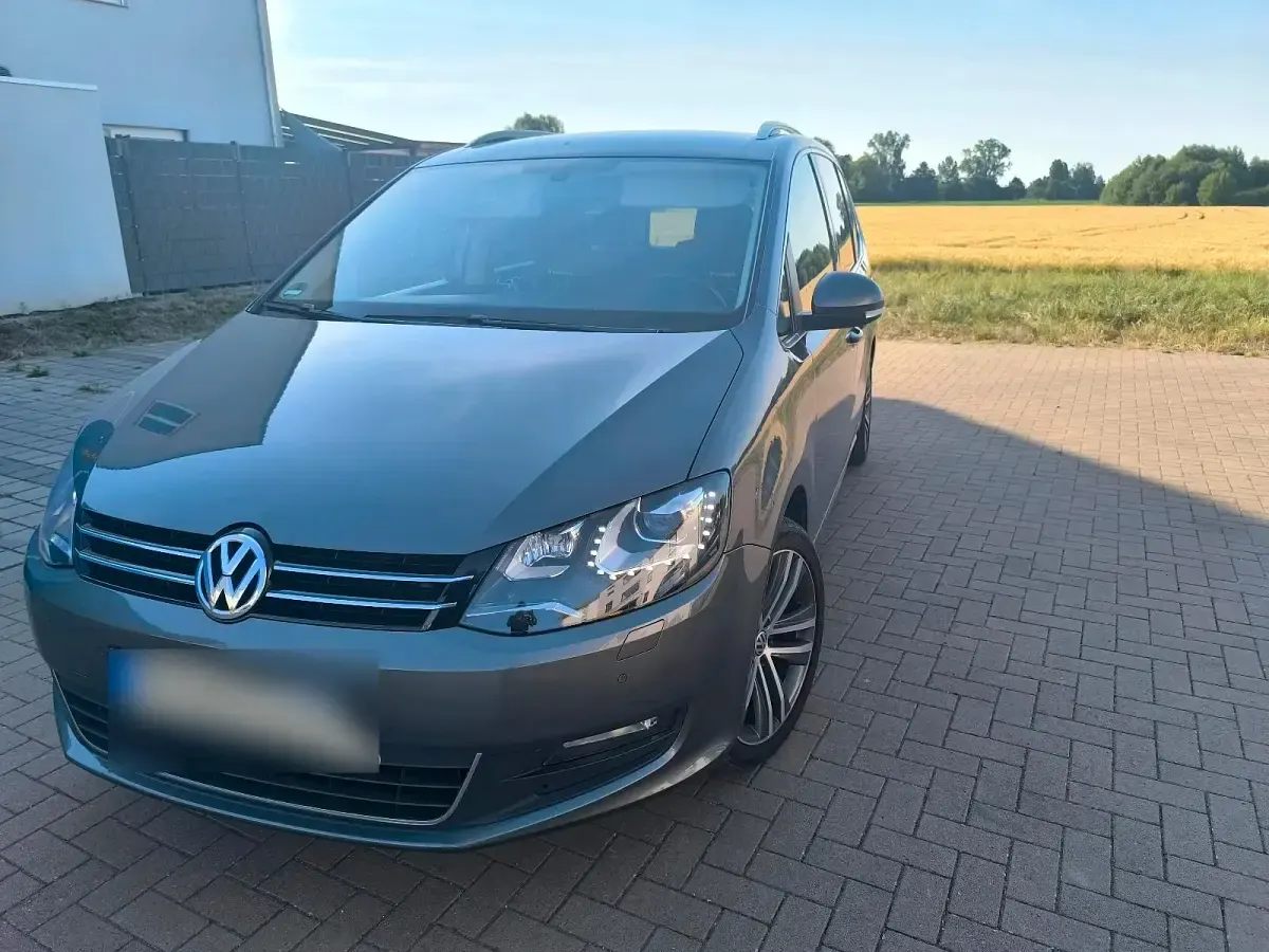 Gebraucht VW Sharan 140 PS (102 kW) 2014 Silber Van / Kleinbus