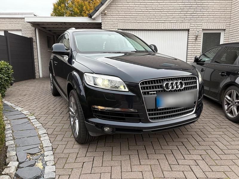 Blau Gebraucht 2009 Audi Q7 SUV | 9.650 € (Superpreis) - Bild 1/4
