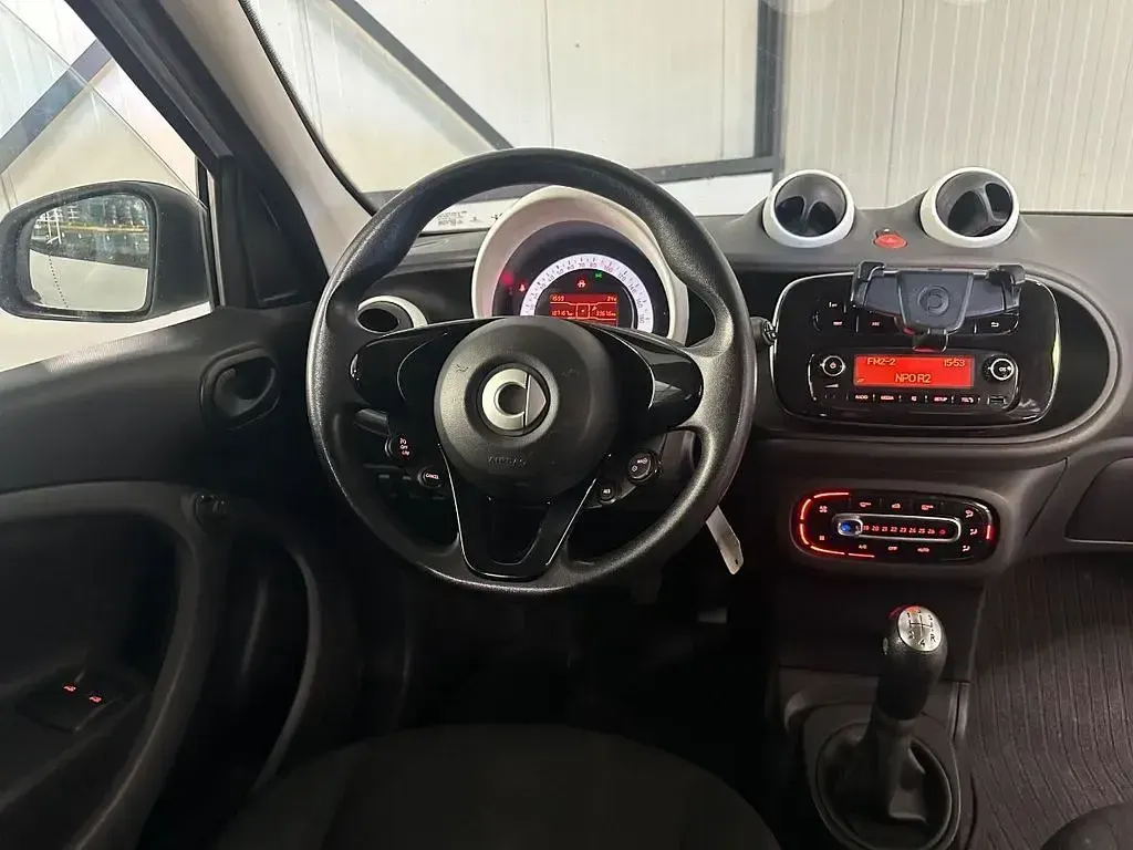 Gebraucht Smart ForFour Pure 69 PS (50 kW) 2018 Weiß Kleinwagen
