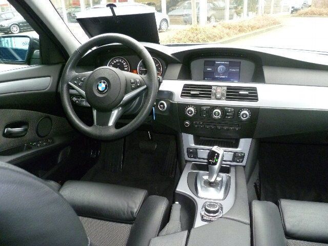 Gebraucht BMW 520 Advantage 177 PS (130 kW) 2009 Blau metallic Limousine