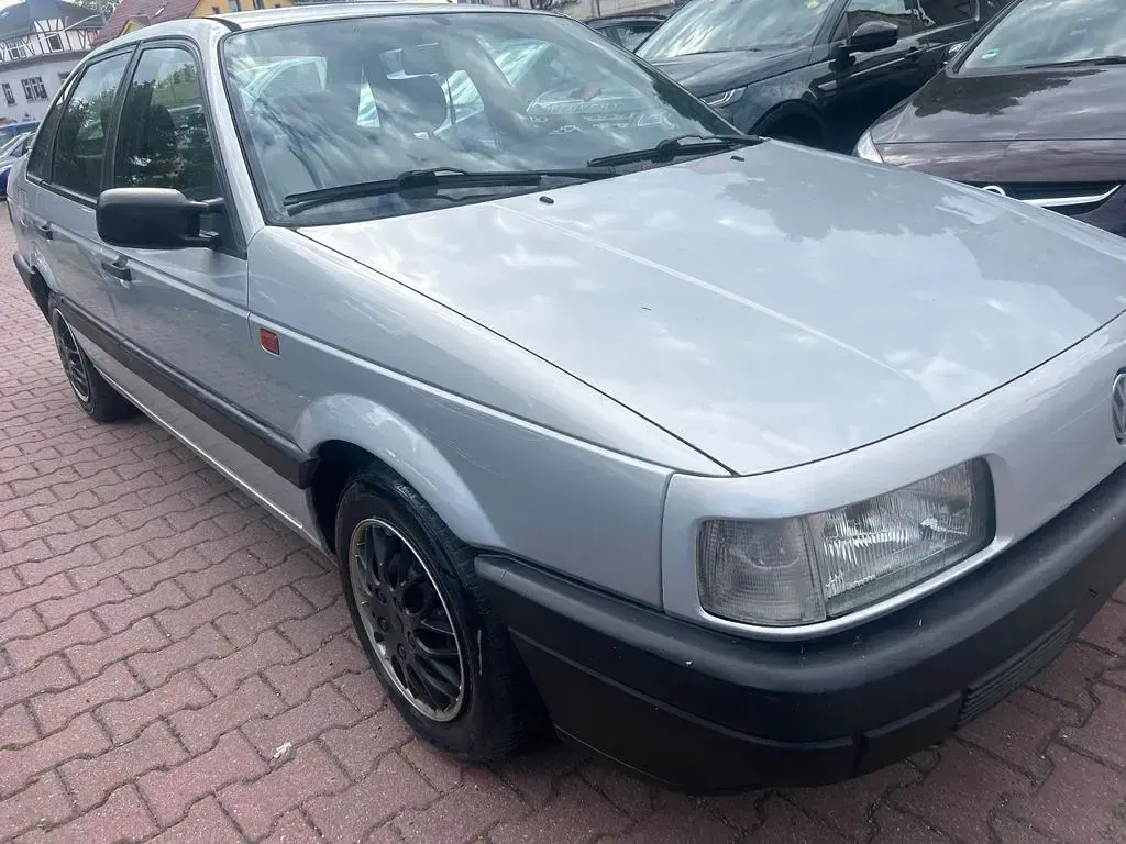 Gebraucht VW Passat 90 PS (66 kW) 1992 Silber Limousine