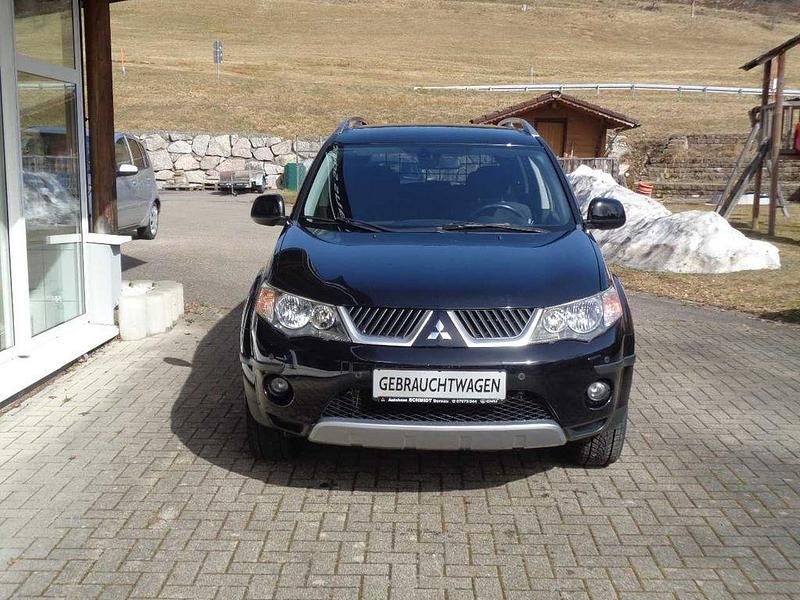 Gebraucht Mitsubishi Outlander Intense 170 PS (125 kW) 2009 Schwarz SUV