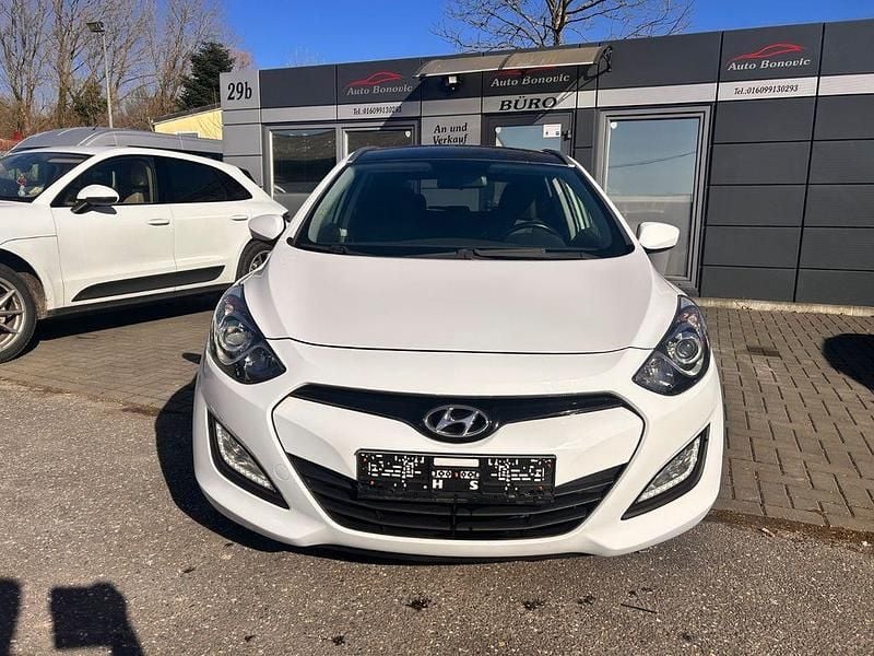 Gebraucht Hyundai i30 Classic 120 PS (88 kW) 2013 Weiß Kombi