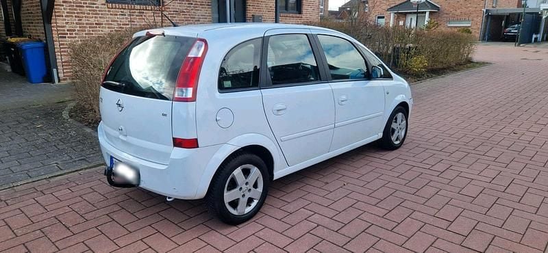Second-hand Opel Meriva 125 CP (91 kW) 2004 Alb Monovolum