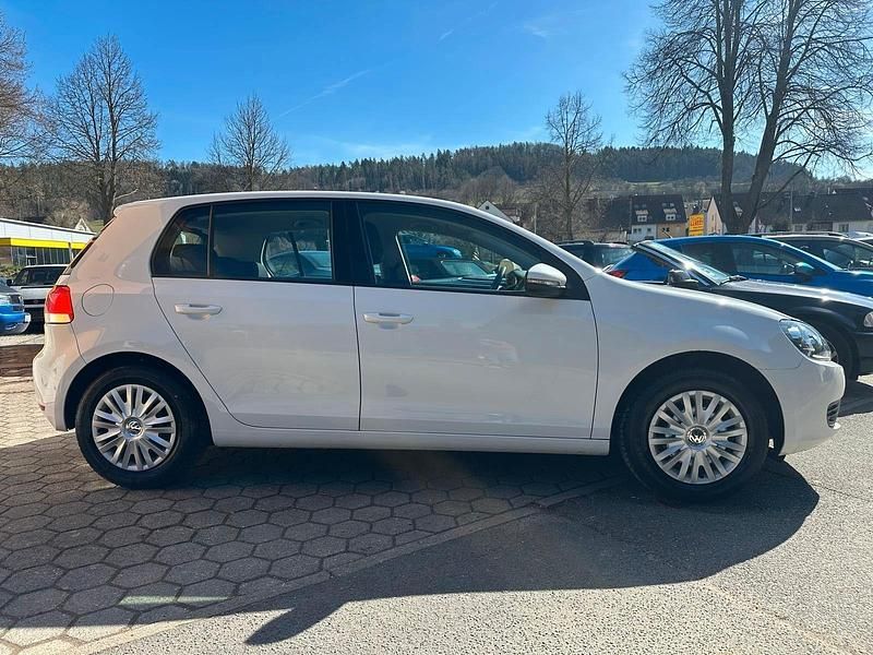 Gebraucht VW Golf VI Trendline 80 PS (58 kW) 2009 Weiß Kleinwagen