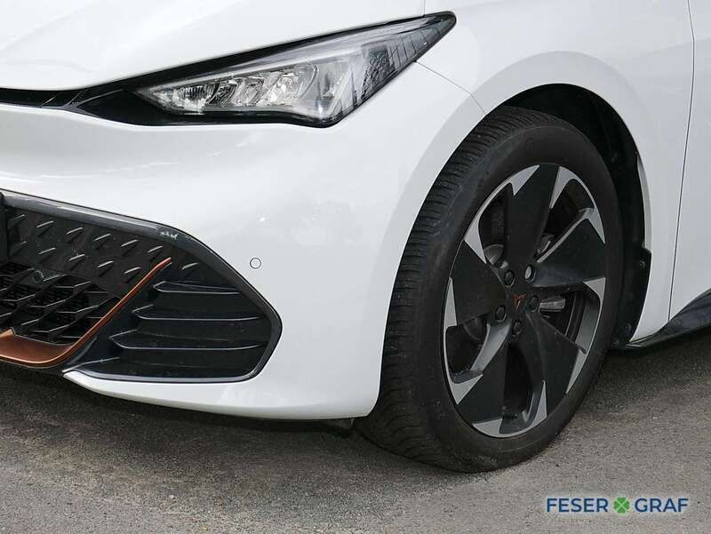 Gebraucht Cupra Born e-Boost 169 kW (231 PS) 2023 Eisweiß Kleinwagen