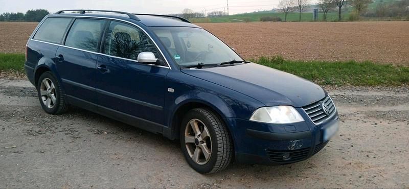 Gebraucht VW Passat 130 PS (95 kW) 2001 Blau Kombi