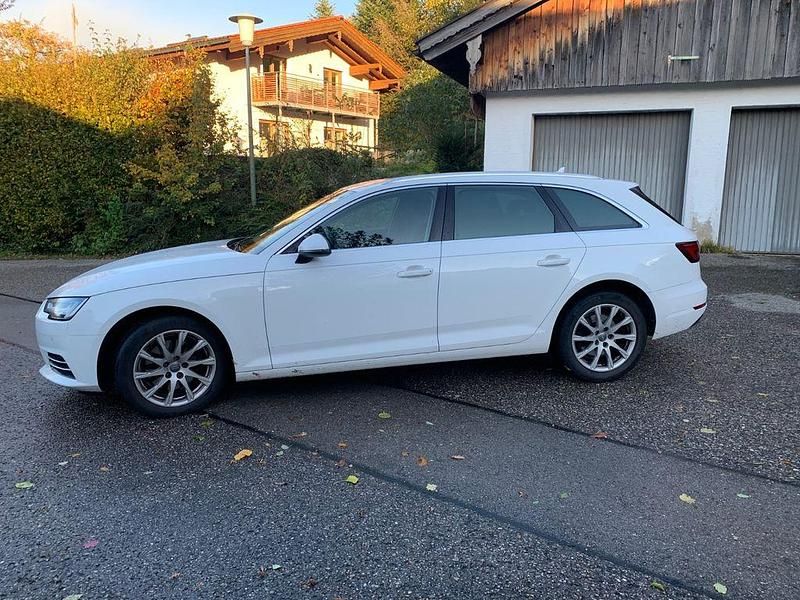 Gebraucht Audi A4 Sport 150 PS (110 kW) 2018 Weiß Kombi